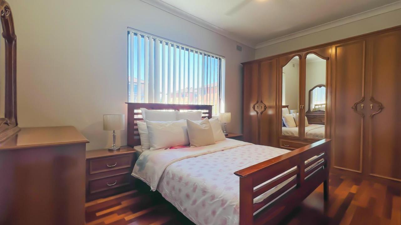 シドニーCarlton 3 Beds Unit - Free Parkingアパートメント エクステリア 写真